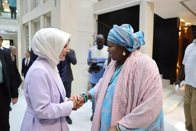 Aile ve Sosyal Hizmetler Bakanı Senegal'de Görüşmelerde Bulundu