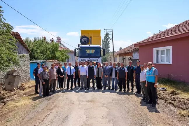 Bilecik Valisi Şefik Aygöl, Bozüyük ilçesinde asfaltlama çalışmalarını inceledi