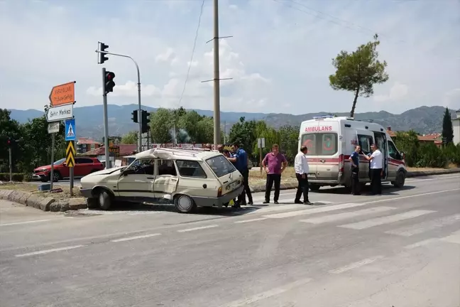 Çorum'da otobüs kazası: Otomobil sürücüsü yaralandı