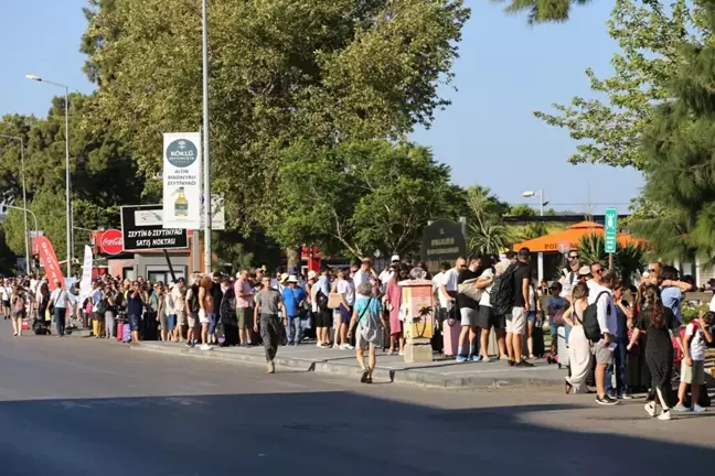 15 Temmuz tatiliyle birlikte Ayvalık'tan Midilli'ye yoğun talep