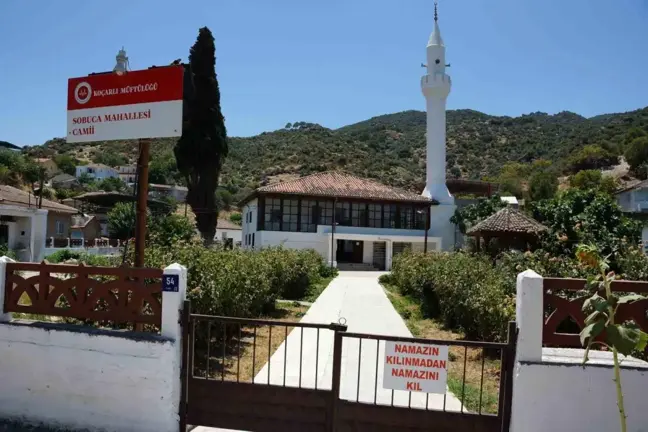 Köy İmamı, Cami Kapısına İlginç Bir Tabela Astı