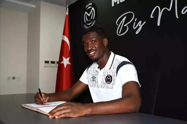 Manisa FK, Ganalı futbolcu Kwasi Wriedt'i kadrosuna kattı