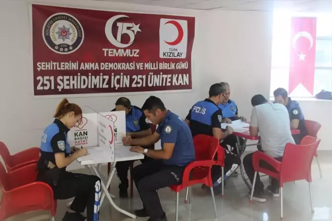 Malatya Emniyet Müdürlüğü, 15 Temmuz şehitleri için kan bağışı yaptı