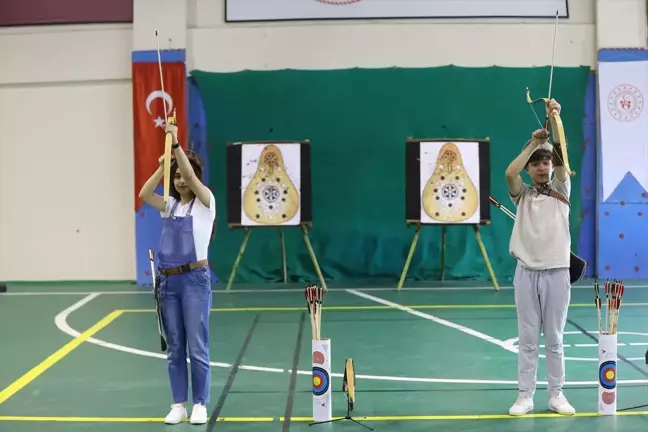 Muş'ta Geleneksel Türk Okçuluğu Kursu Açıldı