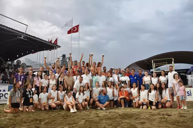 Hopa'da 25. Yıl Plaj Voleybolu Turnuvası düzenlendi