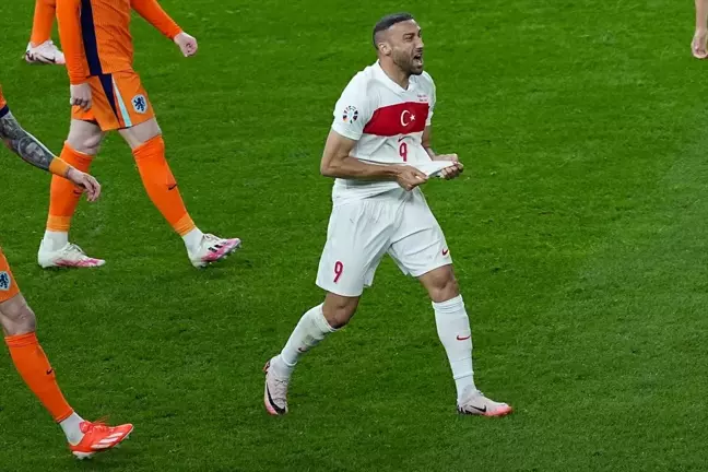 Cenk Tosun'dan ilk sözler! Fenerbahçe'ye transfer olan Cenk Tosun ne söyledi?