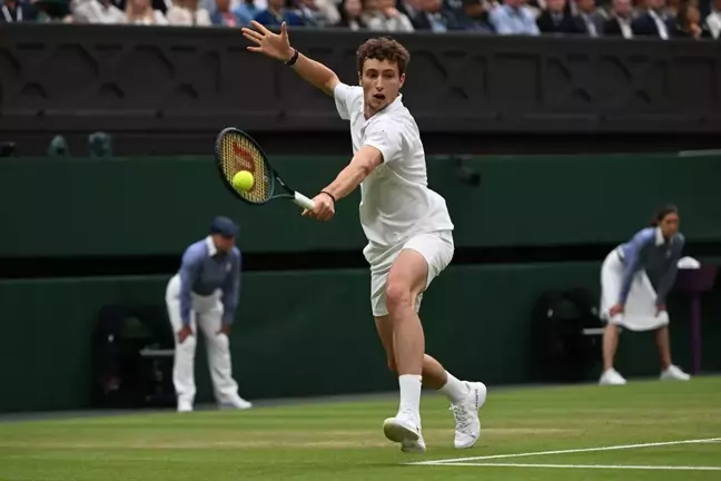 Wimbledon finalinden kareler! Tek erkekler yarı final maçını kim kazandı?