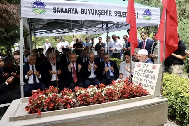 15 Temmuz şehitleri Sakarya ve Düzce'deki mezarları başında anıldı