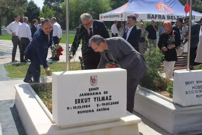 Samsun'un Bafra ilçesinde 15 Temmuz Demokrasi ve Milli Birlik Günü kapsamında şehitlik ziyaret edildi