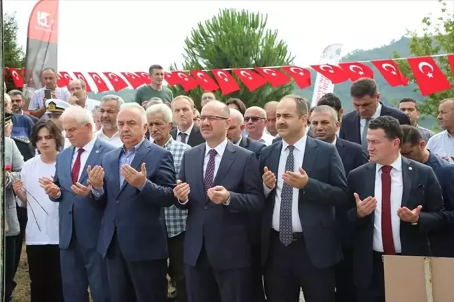 15 Temmuz Demokrasi ve Milli Birlik Günü kapsamında şehitlerin mezarları ziyaret edildi