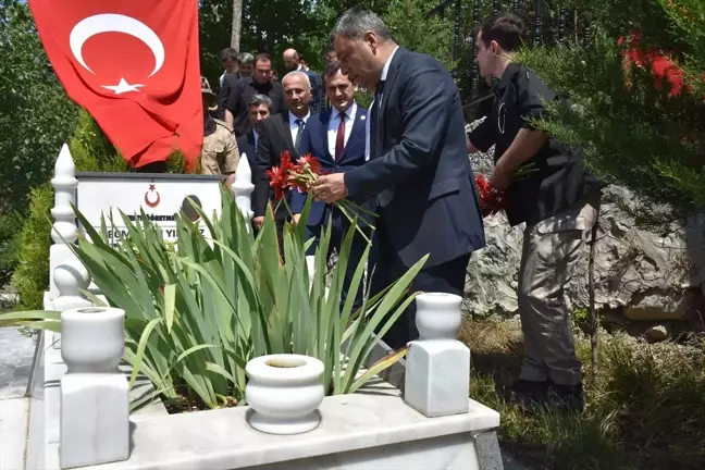 Tunceli'de şehit edilen öğretmen Necmettin Yılmaz anıldı