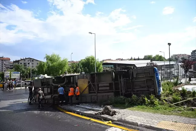 Ankara'da EGO Otobüsü Devrildi: 5 Yaralı