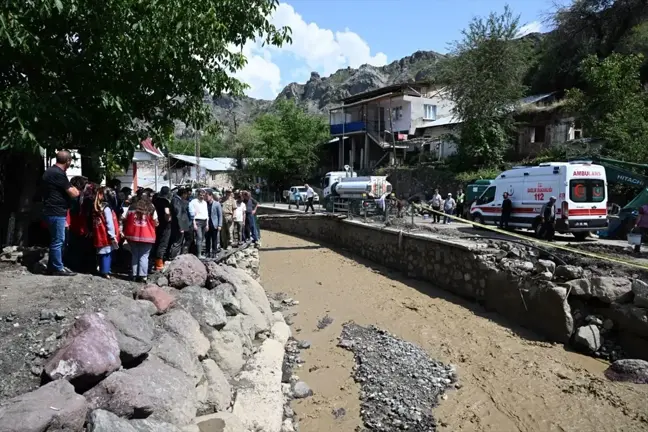 Erzurum Valisi Mustafa Çiftçi, sel felaketi sonrası kırsal mahalleleri inceledi