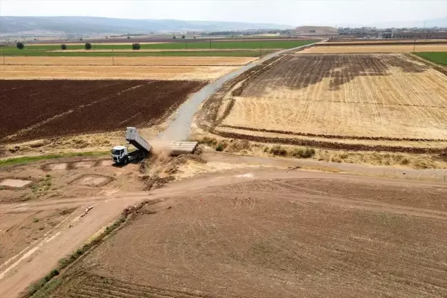 Gaziantep Araban'da arazi yolları onarılıyor