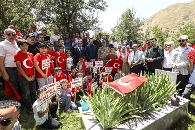 Van'ın Bahçesaray ilçesindeki Sündüs Yaylası'nda PKK tarafından katledilen 24 kişi anıldı