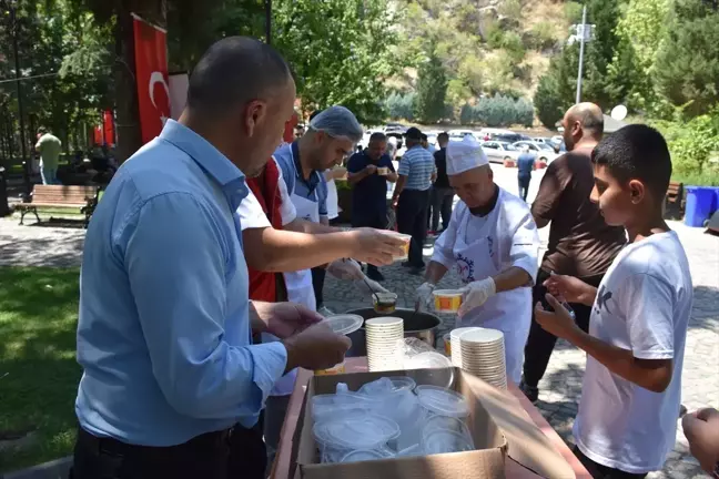 Bursa, Bilecik ve Yalova'da Muharrem Ayı Dolayısıyla Aşure İkram Edildi