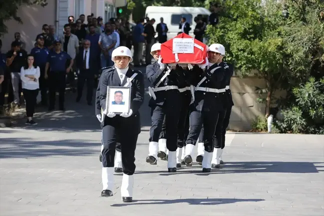 Şanlıurfa İl Emniyet Müdür Yardımcısı Zekeriya Baran'ın cenazesi törenle uğurlandı