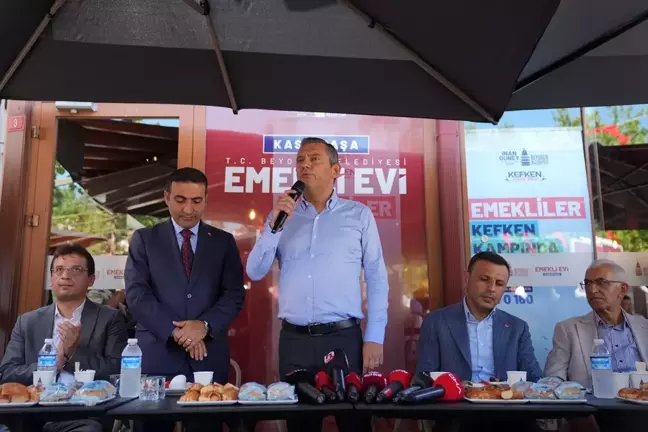 CHP Genel Başkanı Özel, Beyoğlu Emekli Evi'nde konuştu Açıklaması