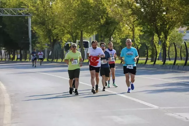 Niğde'de düzenlenen spor festivali ve yarı maraton koşusu sona erdi