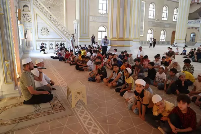 Nevşehir'de Kuran kurslarına katılan öğrenciler 'Cami Çocuk Buluşması' etkinliğinde bir araya geldi