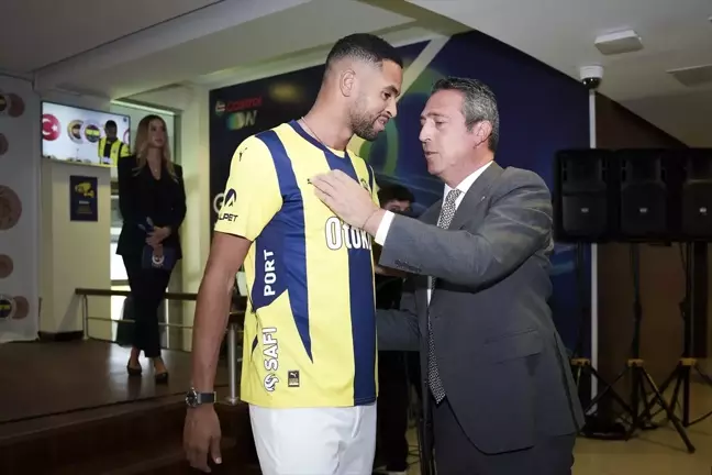 Fenerbahçe, Youssef En-Nesyri için imza töreni düzenledi