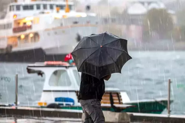 İstanbul'da Gök Gürültülü Sağanak Yağmur Bekleniyor