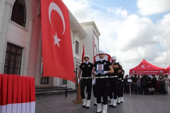 Kocaeli'de kanser nedeniyle vefat eden polis memuru için tören düzenlendi