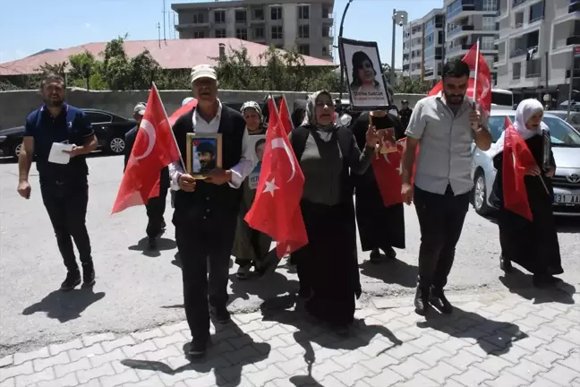 Van'da çocukları dağa kaçırılan aileler eylemlerine devam ediyor