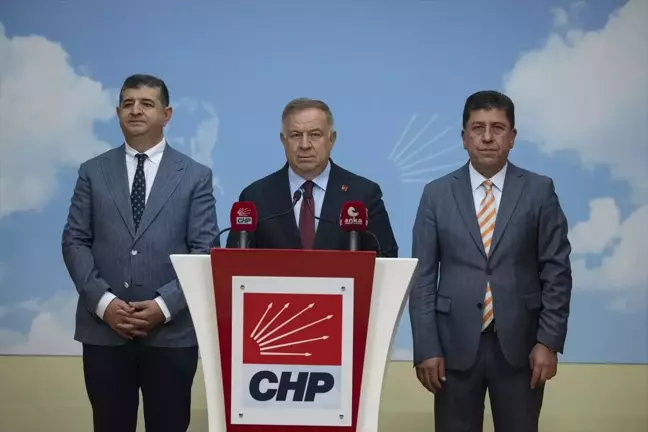 CHP Genel Başkan Yardımcısı Gökan Zeybek, İktidarın SGK'ye borcu olan firmaları açıklamasını istedi