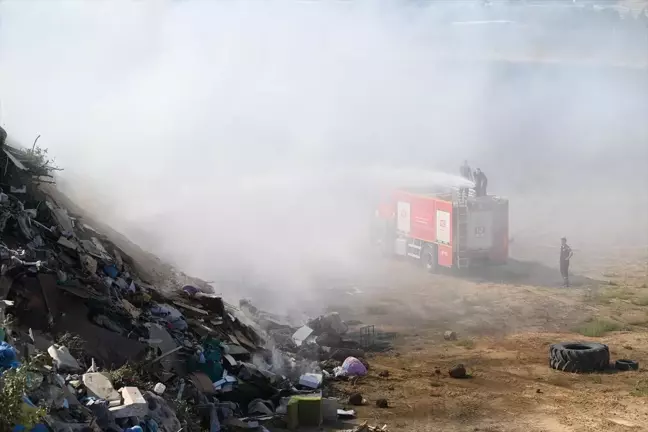 Edirne'de hafriyat döküm sahasında çıkan yangın söndürüldü