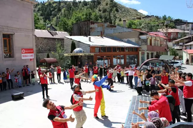 Damla Gönüllülük Hareketi, Erzurum'un Tortum ilçesinde çocuklara unutamayacakları güzel anlar yaşattı