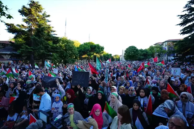 Filistin İnisiyatifi Üyeleri İsrail'i Protesto Etti