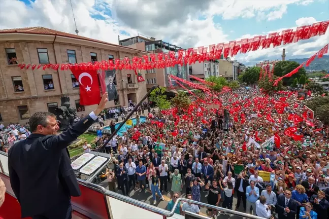 CHP Genel Başkanı Özgür Özel: Bir daha Türkiye'de internet ve sosyal medya erişimine hiç yasak gelmeyecek