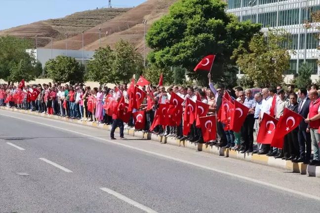 Kastamonu'da şehit olan polis memuru Ahmet Şahan, Çankırı'dan geçerken vatandaşlar tarafından uğurlandı