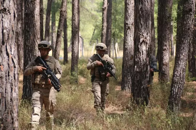 Antalya'da Jandarma, Orman Yangınlarına Karşı Devriye Görevine Başladı