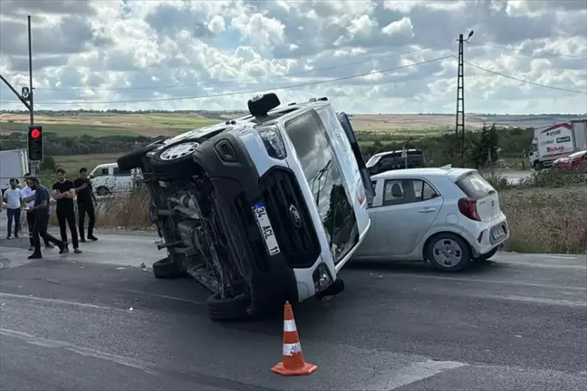 Arnavutköy'de Zincirleme Kaza: 4 Kişi Hafif Yaralandı