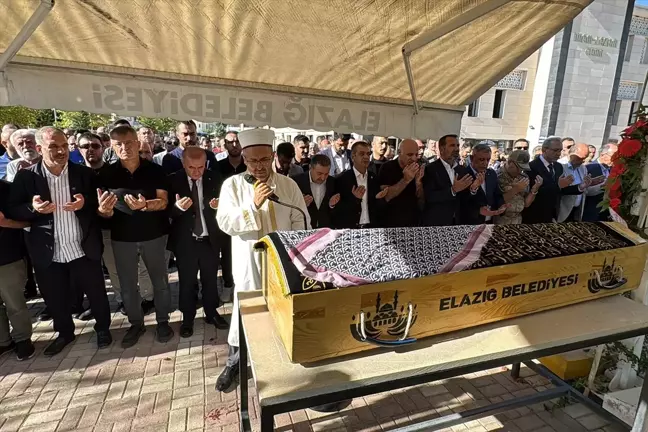 Şırnak Valisi Cevdet Atay'ın annesi Fatma Atay toprağa verildi