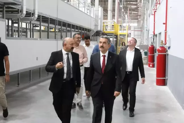 Kırklareli Valisi Birol Ekici, Organize Sanayi Bölgesindeki fabrika ziyaretlerine devam ediyor