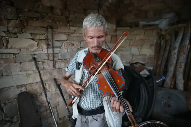 Engelli Çalgıcı Süleyman Cemal Dereli, Müziğe Devam Ediyor