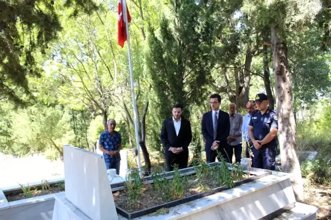 Bilecik'in Gölpazarı İlçe Kaymakamı Şehit Jandarma Er Mehmet Kıygıcı'nın Kabrini Ziyaret Etti