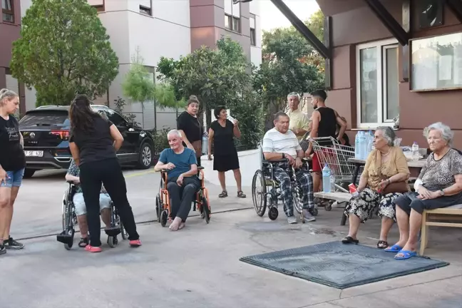 Antalya'da Huzurevi Yangını: 3 Kişi Yaralandı