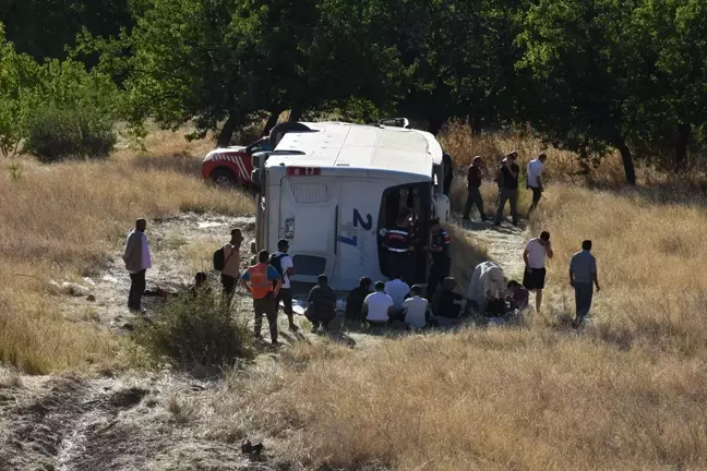 Malatya'da otobüs devrildi: 2'si ağır 22 yaralı