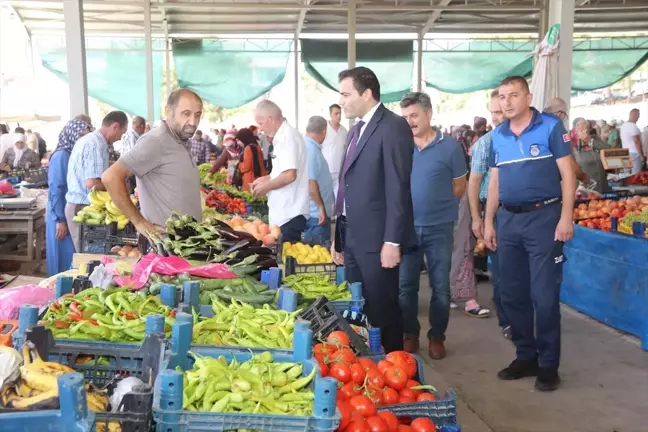 Taşova Kaymakamı Halk Pazarını Ziyaret Etti