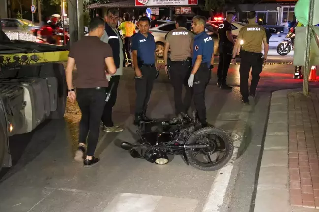 Uşak'ta tır ile çarpışan motosikletin sürücüsü hayatını kaybetti