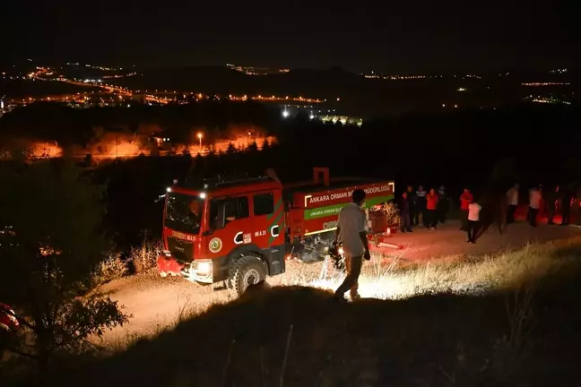 Ankara'nın Mamak ilçesinde çıkan yangın söndürüldü