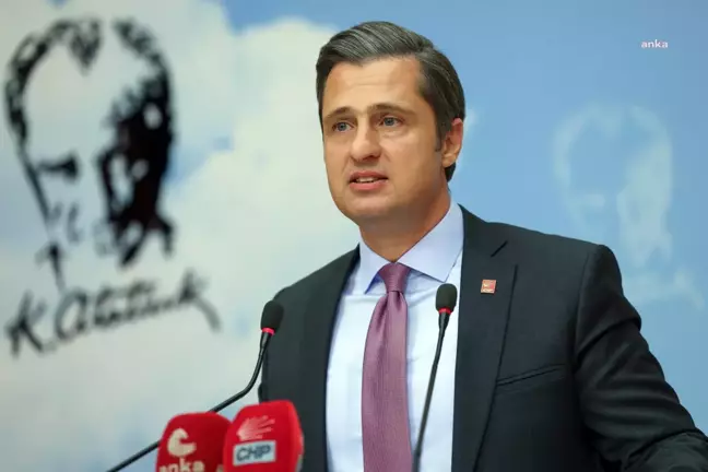 CHP Parti Sözcüsü Deniz Yücel: Yumruklar Havada Uçuştu, Genel Kurul Salonuna Kan Bulaştı