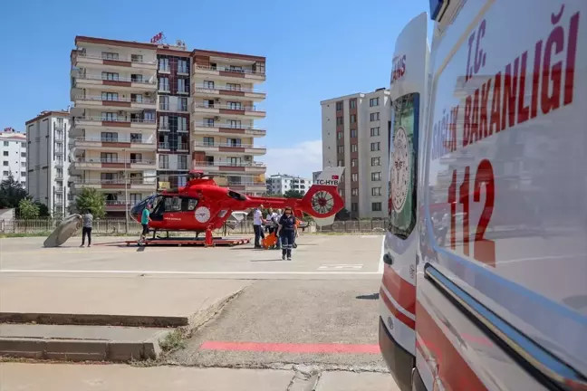 Diyarbakır'da yüksekten düşen çocuk ambulans helikopterle hastaneye ulaştırıldı