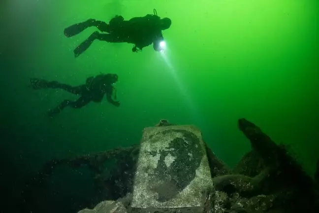 Marmara Depremi'nde su altında kalan Gölcük'ün 'batık şehri' görüntülendi