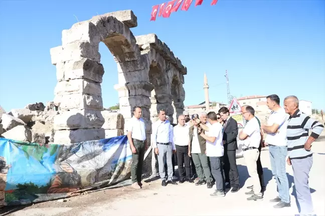 Niğde Valisi Tyana Antik Kenti'nde çalışmaları inceledi