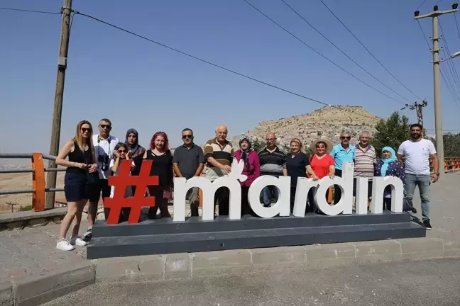 Emekliler Mardin'in tarihi ve kültürel mekanlarını ziyaret etti